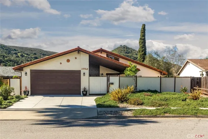 1752 Royal Court, San Luis Obispo, California 93405