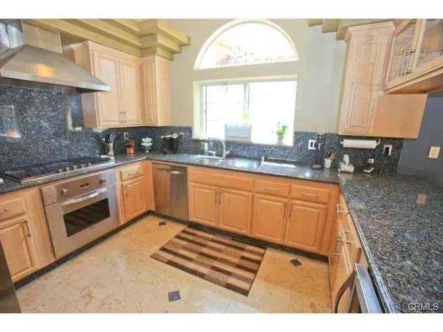 622 N Juanita Avenue B, Redondo Beach, California 90277