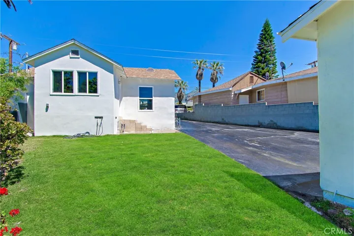 3026 Community Avenue, La Crescenta, California 91214