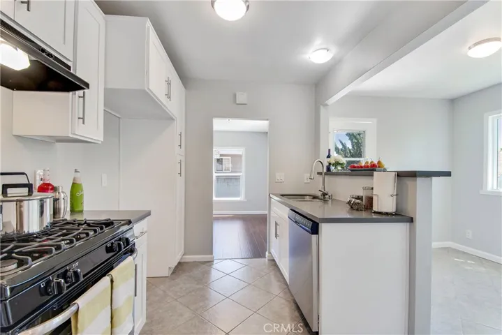 3026 Community Avenue, La Crescenta, California 91214