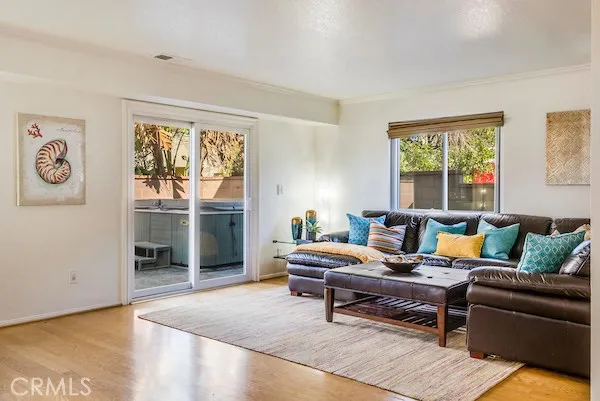 2019 Ernest Avenue B, Redondo Beach, California 90278