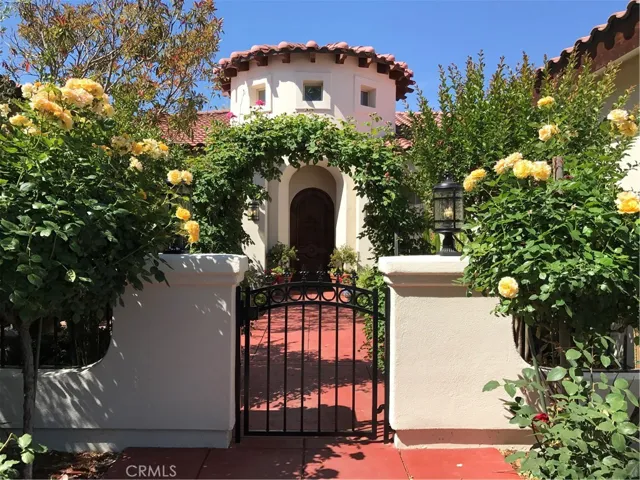 2205 Raleigh Court, Bakersfield, California 93311