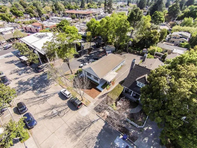 221 Almendra Avenue, Los Gatos, California 95030