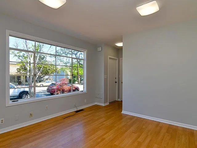 221 Almendra Avenue, Los Gatos, California 95030