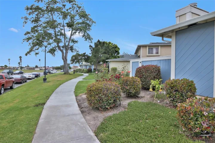 1883 Cherokee Drive 3, Salinas, California 93906