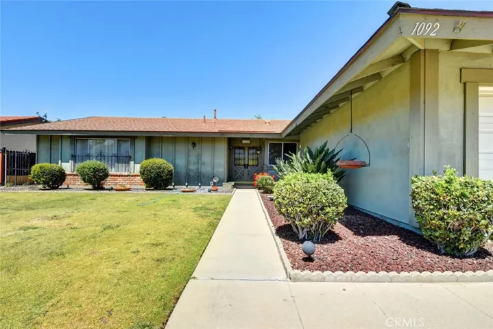 1092 Country Club Lane, Corona, California 92880