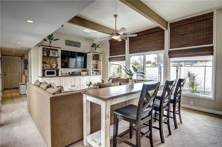 Mid-century modern high beamed ceilings with enclosed atrium.