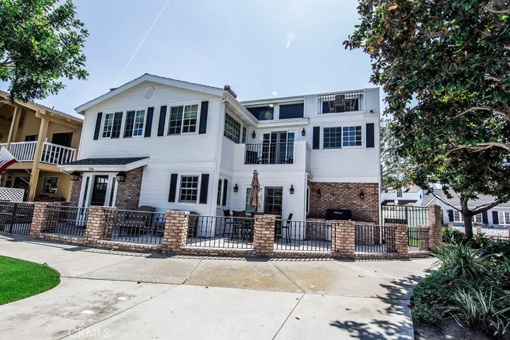 1501-1503 E Balboa Blvd., Newport Beach, California 92661