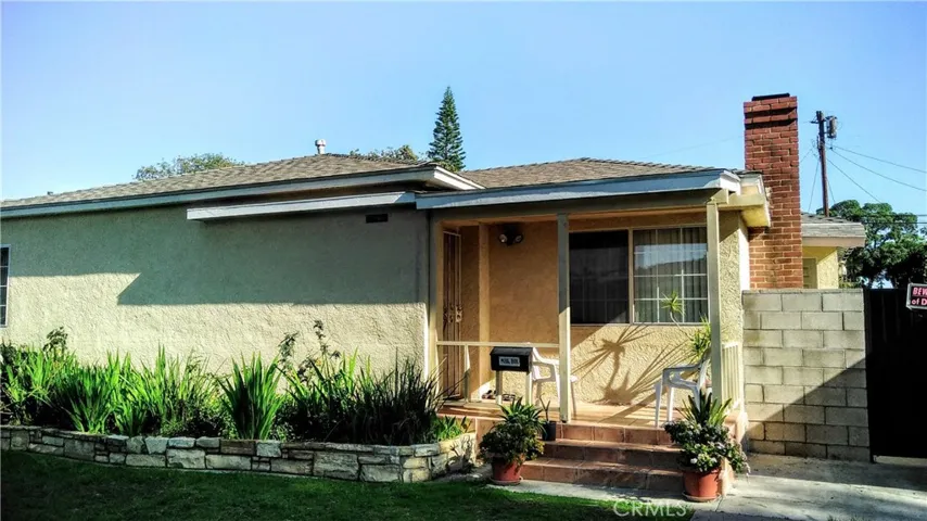 2766 Chestnut Avenue, Long Beach, California 90806