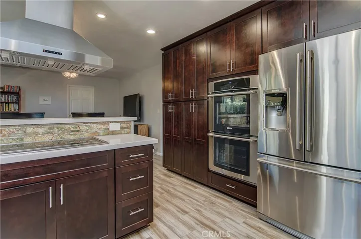 #2. REMODELED, DREAM KITCHEN with ELECTROLUX Appliances and KRAFTMAID Cabinets, no expense spared!.......
