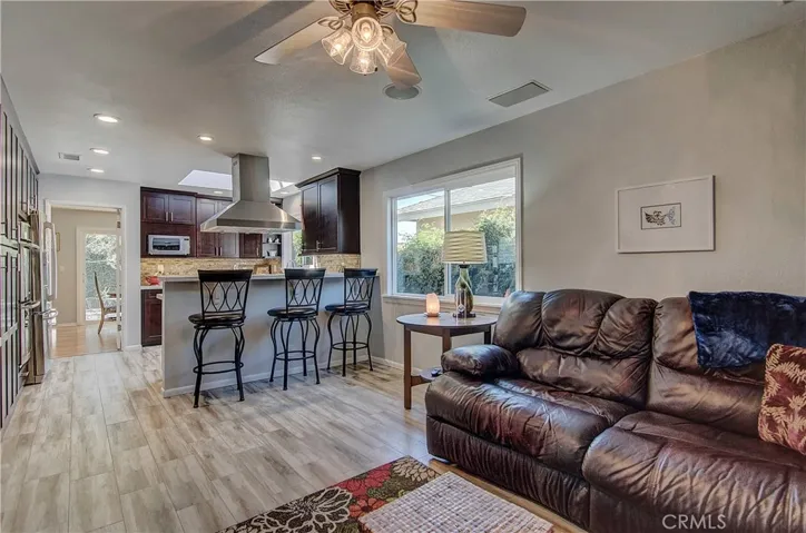 ........ #4. Have it all: Breakfast/Wine/Homework at the bar or relaxing in the separate Family Room! Options not usually found in this price point...