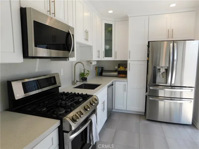 2736 Spreckels Lane, Redondo Beach, California 90278