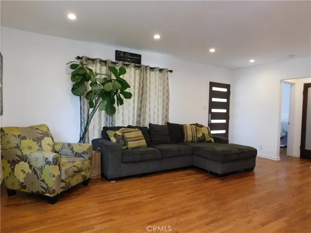 2736 Spreckels Lane, Redondo Beach, California 90278