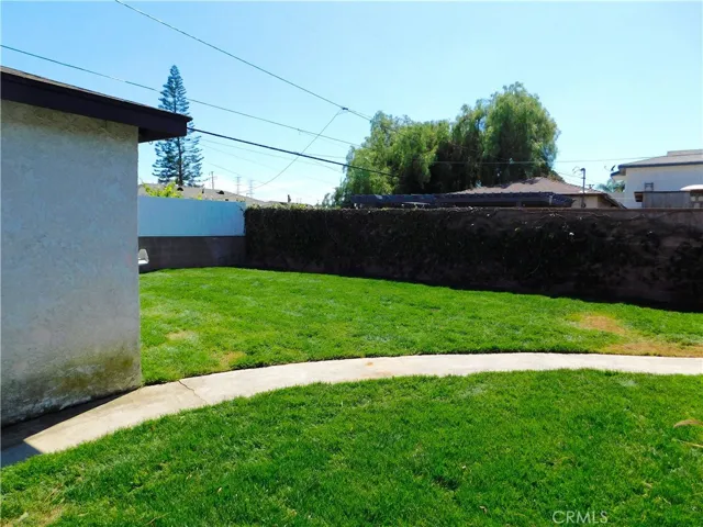 2736 Spreckels Lane, Redondo Beach, California 90278
