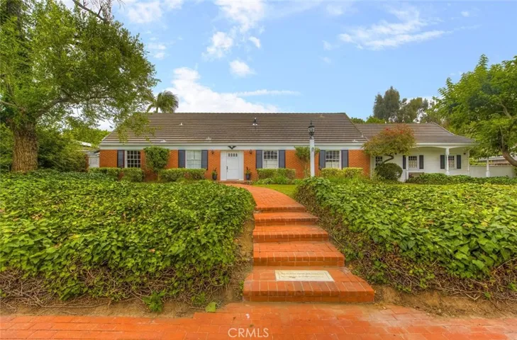 12092 Sky Lane, North Tustin, California 92705