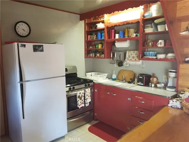 32830 Lone Pine Drive, Arrowbear, California 92382