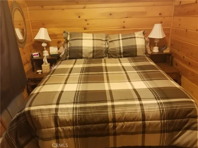 32830 Lone Pine Drive, Arrowbear, California 92382