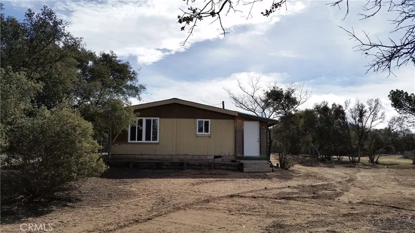 10962 Lincroft Road, Oak Hills, California 92344