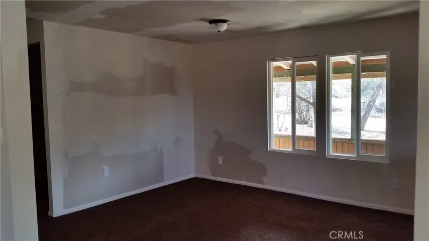 10962 Lincroft Road, Oak Hills, California 92344