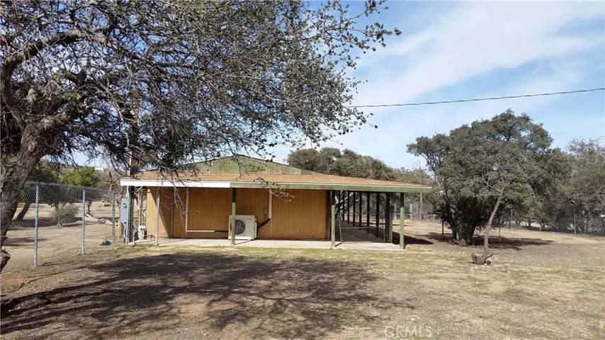 10962 Lincroft Road, Oak Hills, California 92344