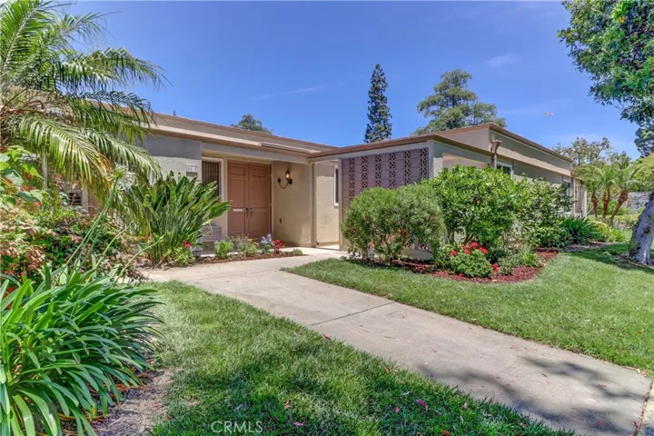 66 Calle Aragon F, Laguna Woods, California 92637