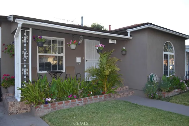 2111 Easy Avenue, Long Beach, California 90810