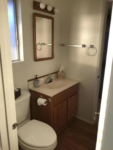 Front Bath 1