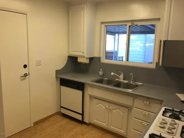 Kitchen 4