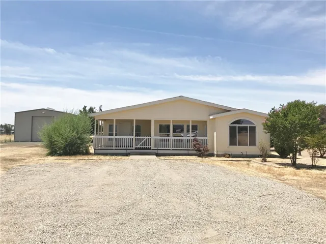 Pretty new home! Large entry porch.