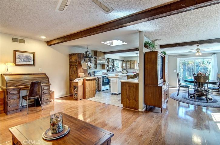 Open floor plan with Country Kitchen, Formal Dining and family Room all adjacent.
