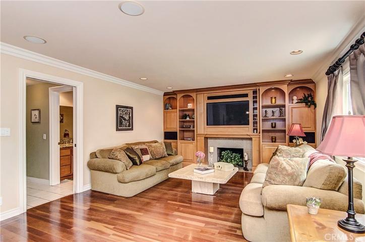 6852 Glen Drive, Huntington Beach, California 92647