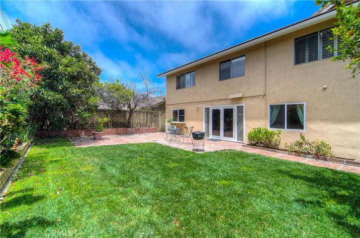 6852 Glen Drive, Huntington Beach, California 92647