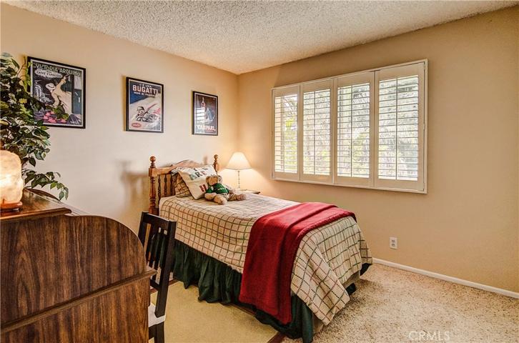 Spacious kids/guest room.