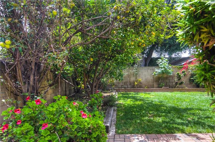 6852 Glen Drive, Huntington Beach, California 92647