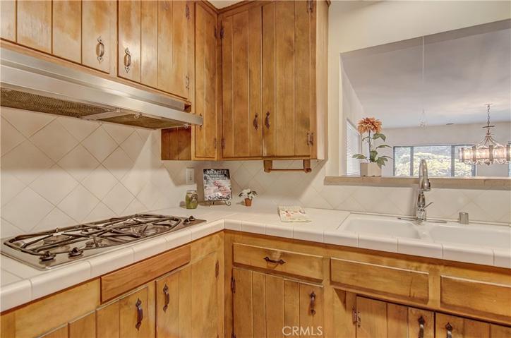  Loads of counters and a gas range, ever buyer's favorite!