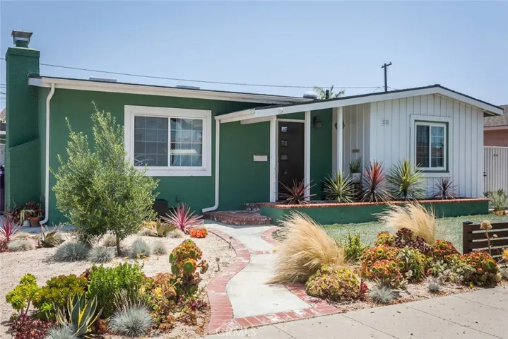 2680 Senasac Avenue, Long Beach, California 90815