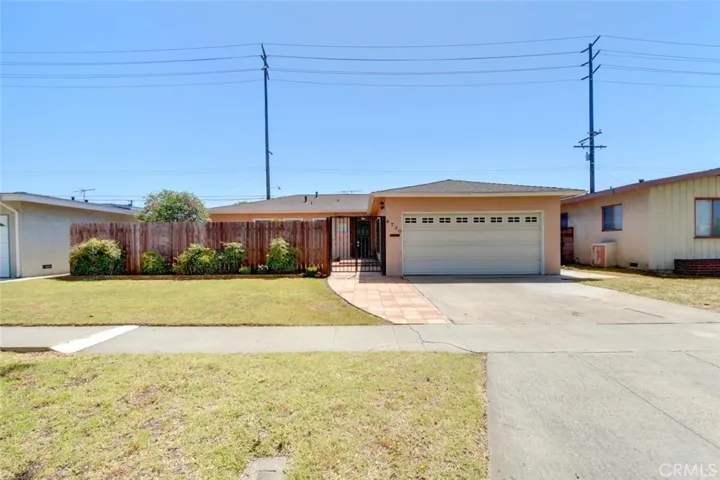 2730 Faust Avenue, Long Beach, California 90815