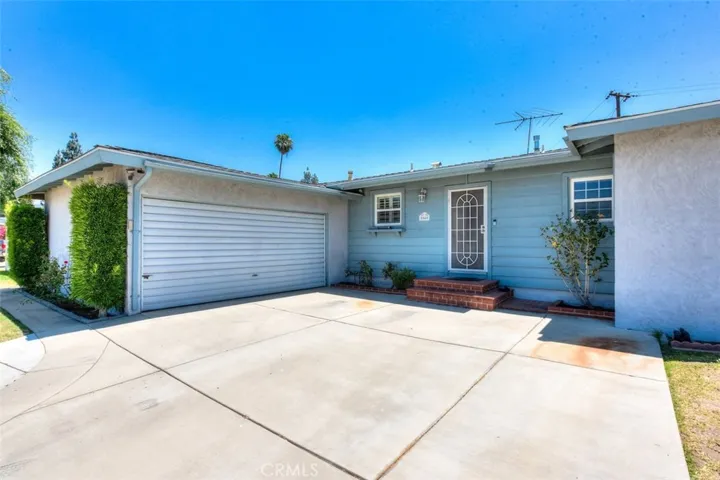 5040 N Kinsella Avenue, Covina, California 91724