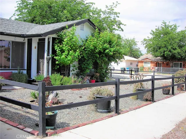 1001 E Mayberry Avenue, Hemet, California 92543