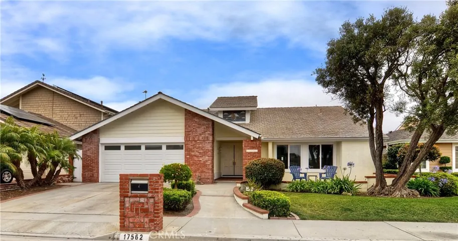 17562 Beckwall Lane, Huntington Beach, California 92649