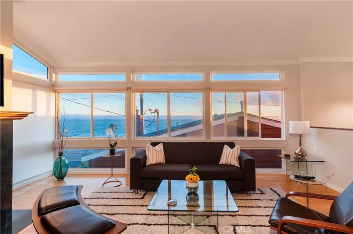 4218 Ocean Drive, Manhattan Beach, California 90266