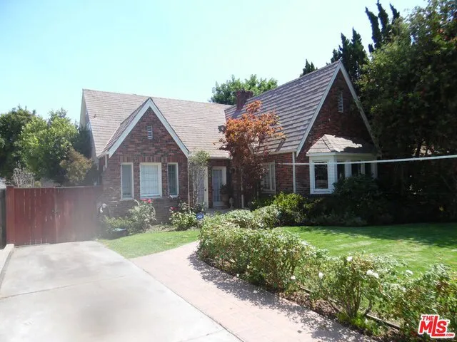 10824 Wellworth Avenue, Los Angeles, California 90024