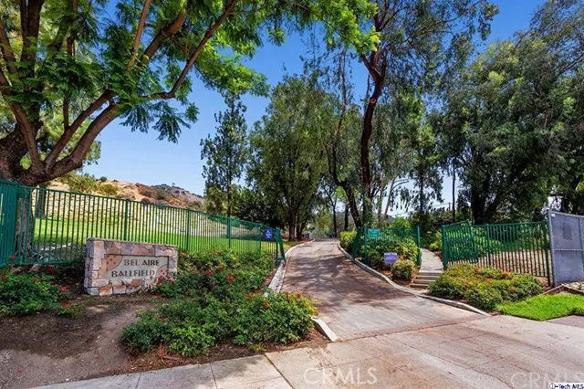 948 Birmingham Road, Burbank, California 91504