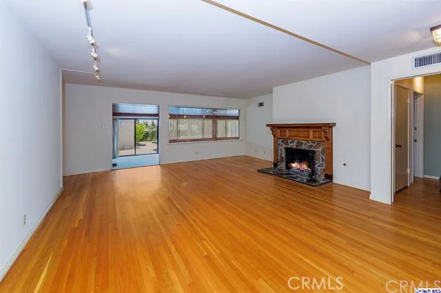 948 Birmingham Road, Burbank, California 91504