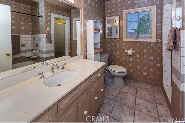948 Birmingham Road, Burbank, California 91504