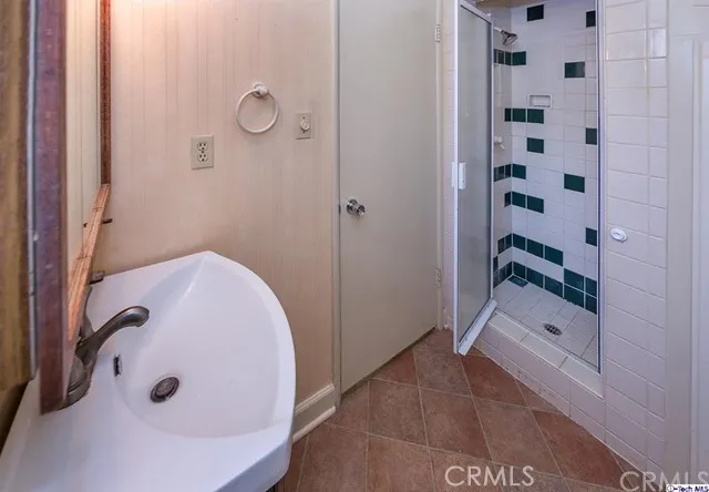 948 Birmingham Road, Burbank, California 91504