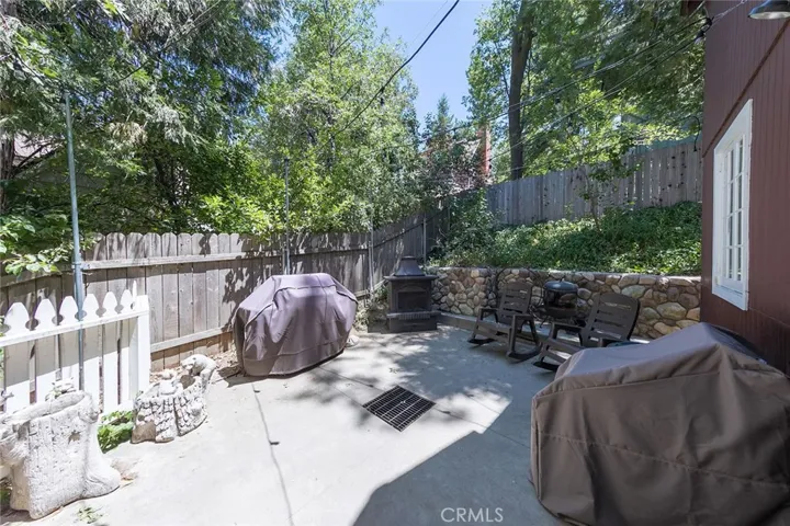 327 Sunset Drive, Lake Arrowhead, California 92352