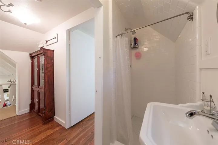 327 Sunset Drive, Lake Arrowhead, California 92352
