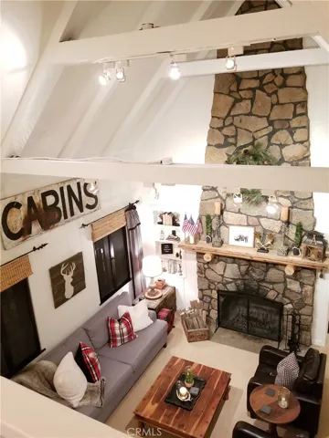 327 Sunset Drive, Lake Arrowhead, California 92352