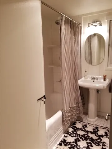 327 Sunset Drive, Lake Arrowhead, California 92352